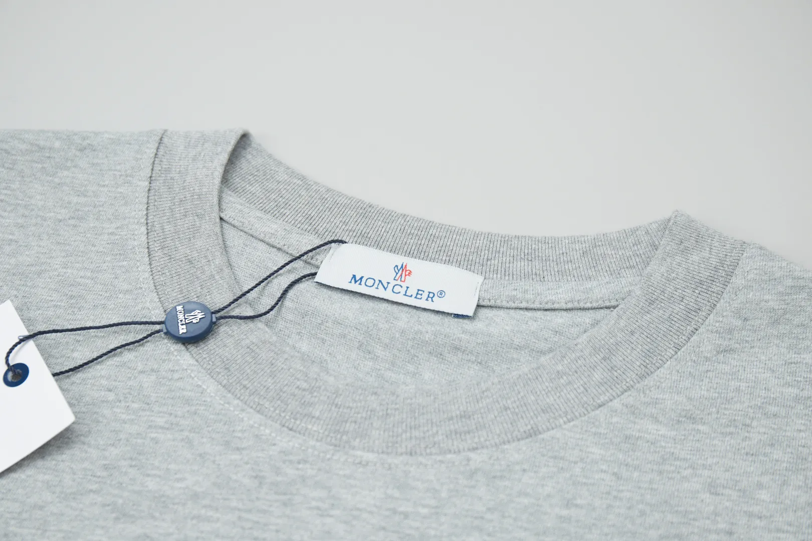 ✨MONC✨🆕25SS New Arrival · 260 100% · 32 1X 1 · · ：White/Black/Gray/Blue Size：S/M/L/XL